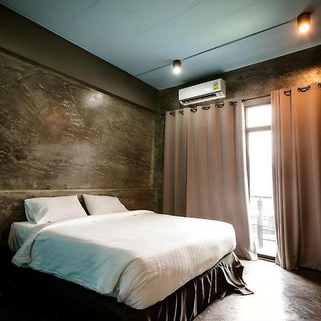 Pornsiri Hotel Sisaket Екстер'єр фото