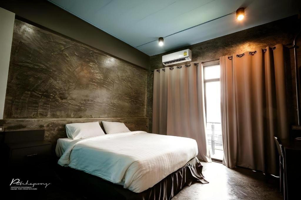 Pornsiri Hotel Sisaket Екстер'єр фото