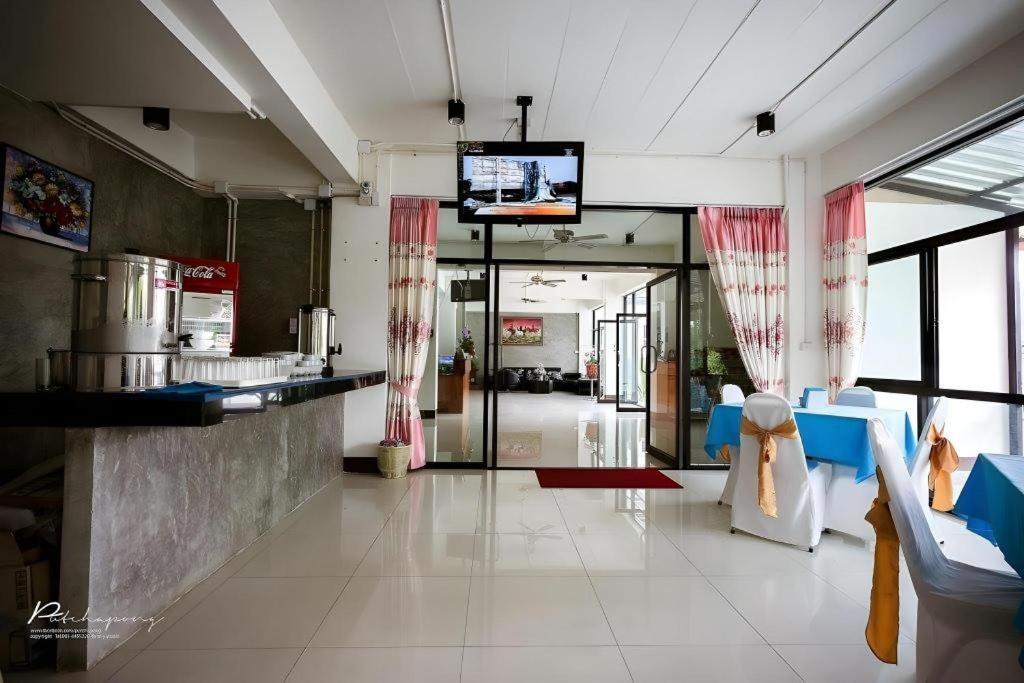 Pornsiri Hotel Sisaket Екстер'єр фото
