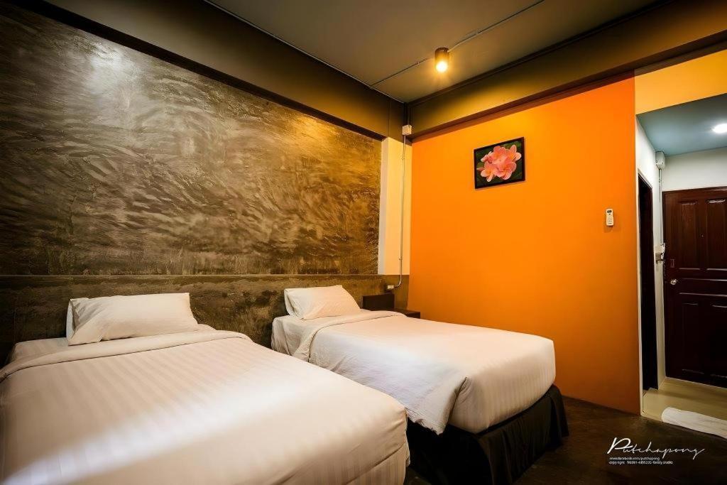 Pornsiri Hotel Sisaket Екстер'єр фото