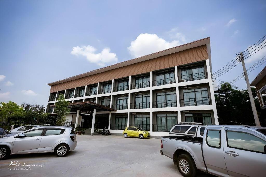 Pornsiri Hotel Sisaket Екстер'єр фото
