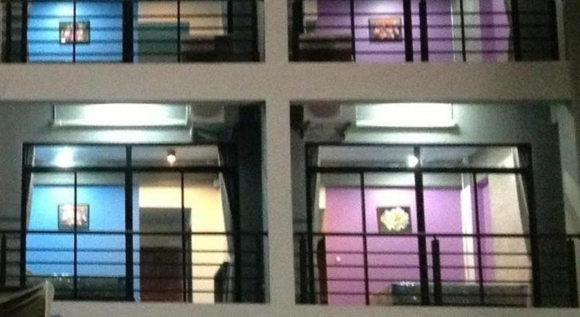 Pornsiri Hotel Sisaket Екстер'єр фото